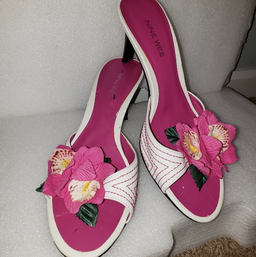 Nine west pink and white flower shoes size 7M